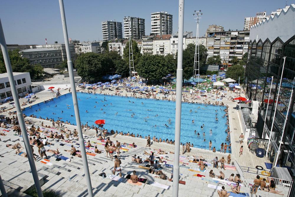 Krećete na bazen? Evo šta smete da unesete, a šta da ne pokušavate! (FOTO)