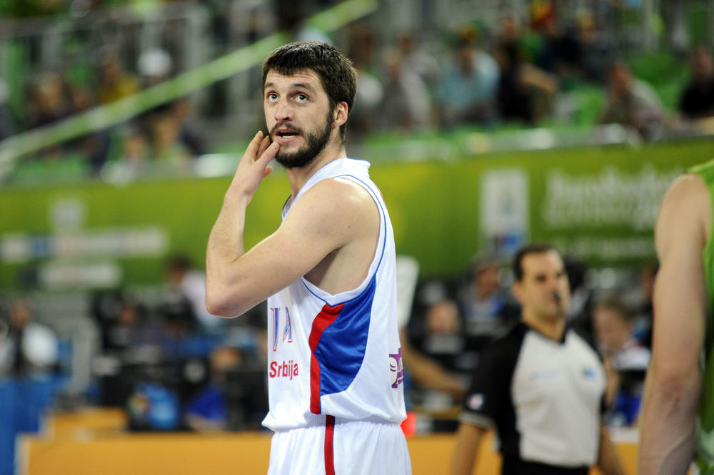 STEFAN MARKOVIĆ POBESNEO POSLE UTAKMICE: 10 godina igram za reprezentaciju, a oni mi daju najgore mesto u Areni!