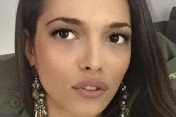 Prva fotka Bjeline ćerke u kupaćem! Grudi joj plivaju! E, da joj tata vidi ovo... (FOTO)