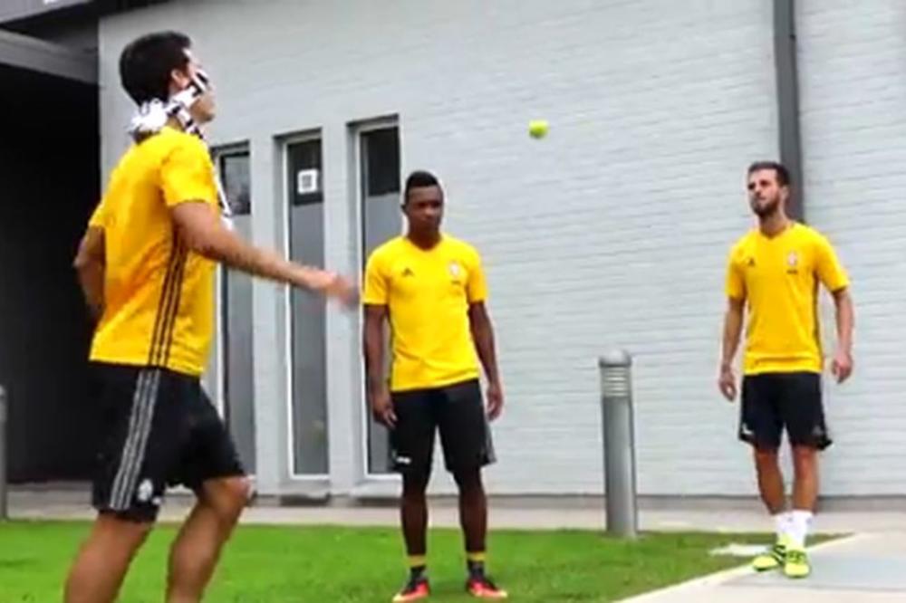 Ako igrači Juventusa ovo znaju sa teniskom lopticom, šta li tek čeka protivnike u novoj sezoni? (VIDEO)