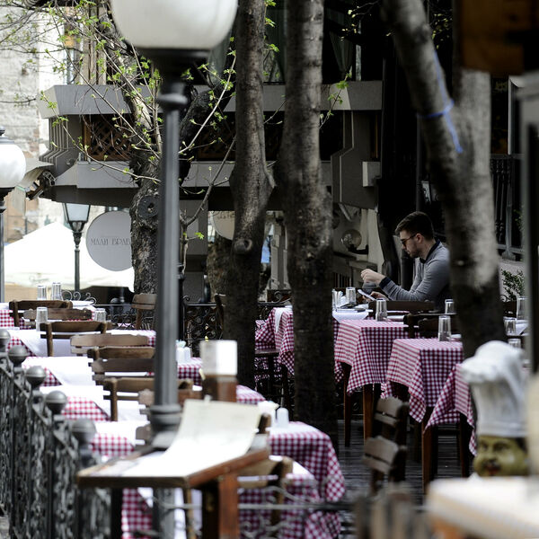 STIGLO NAJNOVIJE OBJAŠNJENJE: Evo zašto samo u Beogradu neki kafići MOGU DA RADE do 23 sata!