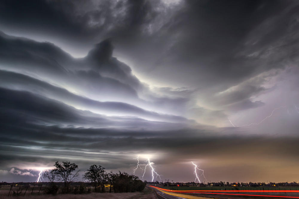 SMRTONOSNA OLUJA POGODILA AMERIKU: U Džordžiji 11 mrtvih, 23 povređenih!