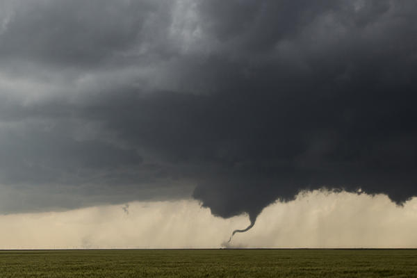 RHMZ IZDAO UPOZORENJE NA OLUJNI VETAR, OBILNE PADAVINE I GRAD, BIĆE POGOĐEN I BEOGRAD: Opasno vreme u celoj ZEMLJI