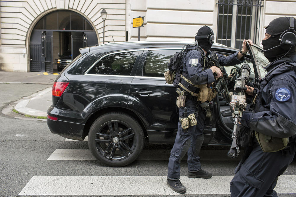 Francuska: Uhapšen "radikalizovani" muškarac u blizini vojne baze!