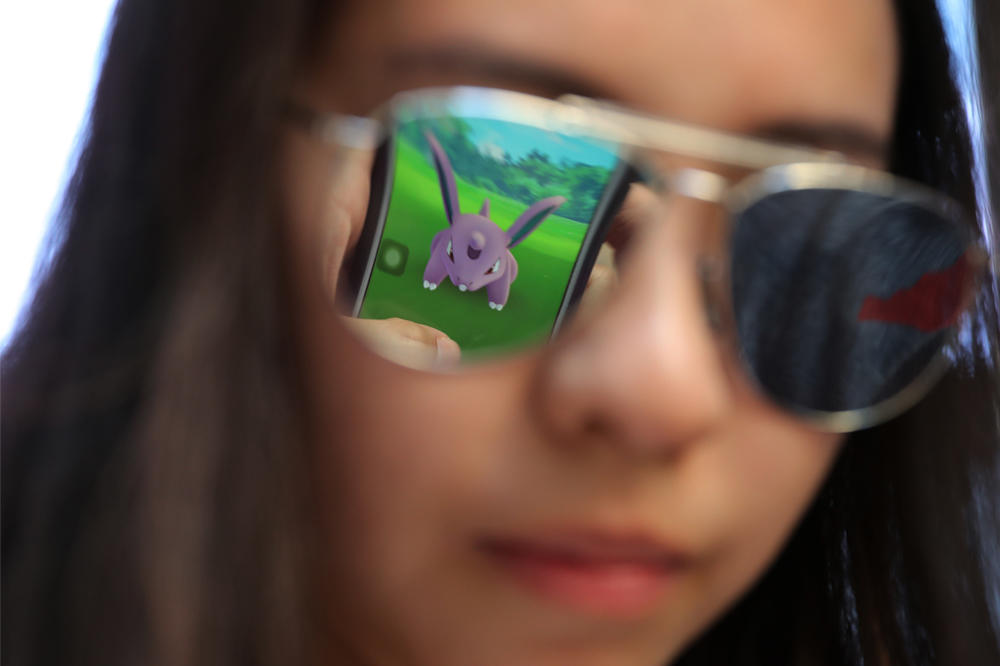 Prokleti Pokemoni: Devojčica (13) iz Bora u komi, bori se za život pošto je podletela pod auto zbog igrice!