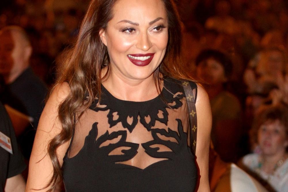 Ceca u očaju: Volela bih da nađem nekog dečka, pa nek me i ostavi! (VIDEO)