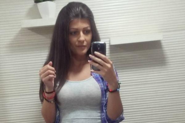 Teške optužbe učenice: Profesor pedofil iz Zemuna plaća učenicama 50 evra za seks? (FOTO)