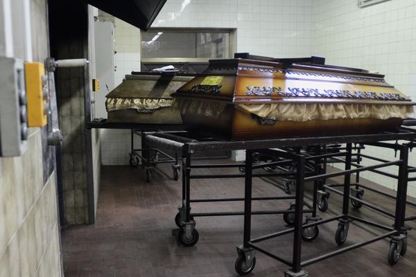 "SVE ĆU VAS POBITI": Muškarca IZBACILI sa BDENJA, a onda je upao kod KOMŠIJA i napravio HOROR SCENU