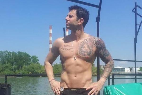 Blama bez: Skinuo se go i prošetao Knezom: Filip Đukić šokirao Bedograđane! (VIDEO)