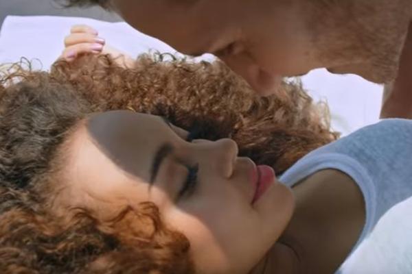 Uhvaćen! Saša Kovačević prevario ribu! Mazi se sa  kovrdžavom lepoticom! (FOTO) (VIDEO)