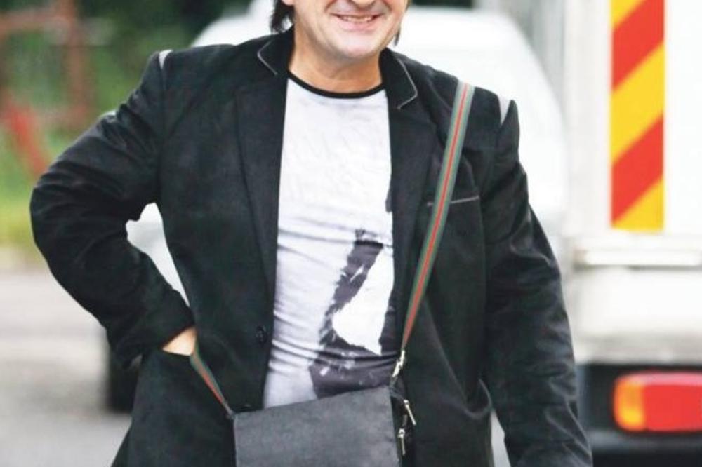 NAJLUĐI OMOT ALBUMA SVIH VREMENA! Zašto mučiš pogrešnog čoveka tek sada je POTPUNI HIT na internetu! (FOTO)