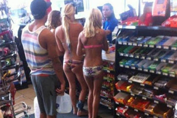 Svi vidimo seksi guze, ali ova slika je u stvari upozorenje muškarcima! (FOTO)