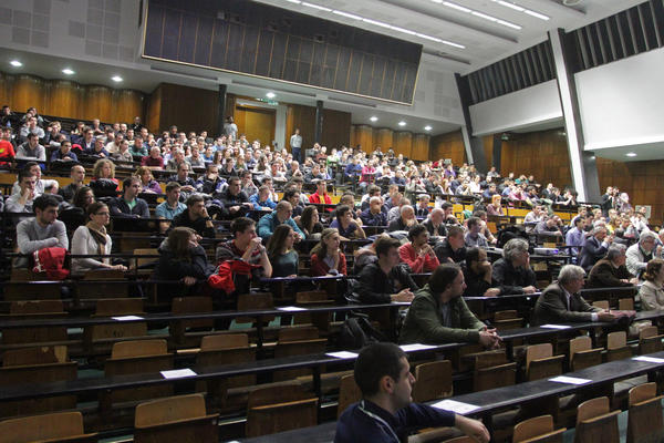 DA LI ZNATE KAKO DECI PLAĆATE STUDIRANJE? Ovo su skriveni troškovi, evo koliko stvarno para sebi stavljaju u džep!