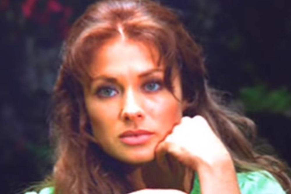 BILA JE OMILJENA MEĐU SRBIMA: Glumica je bila ZAVISNIK, dva puta se udavala, a evo i ŽAŠTO se POVUKLA iz medija!