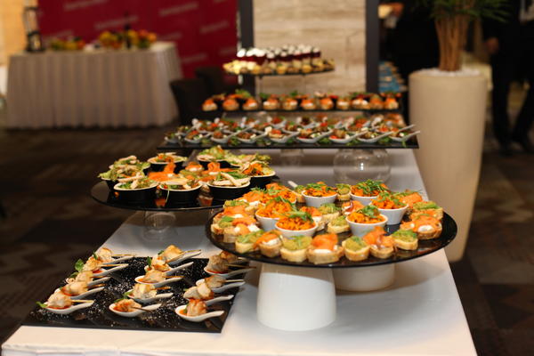 Ma tako je bre: Medicinski fakultet dočekuje goste lososom, kavijarom i punjenim dagnjama!