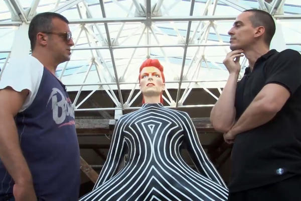 Sergej Trifunović vas vodi kroz čudesni svet Dejvida Bouvija! (VIDEO)