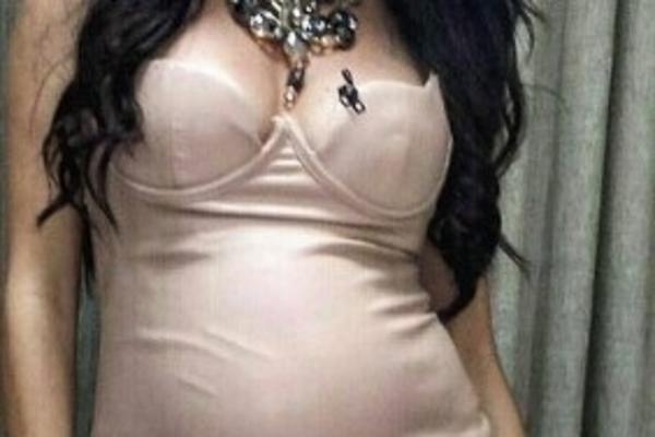 Tek što se porodila, ponovo zatrudnela! Naša najpoznatija voditeljka čeka treće dete! (FOTO)