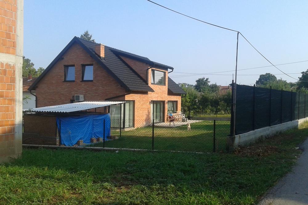 Ispovest žene kojoj je komšija upucao psa: Švrća je poleteo ka njemu da se igra, a on...(UZNEMIRUJUĆI FOTO)