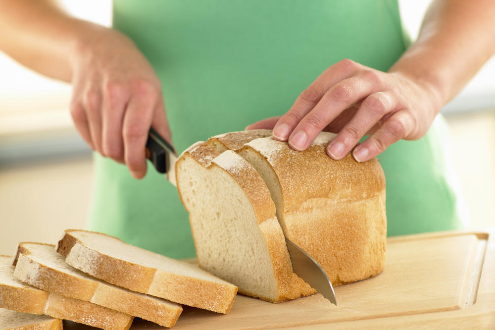 AKO HLEB DRŽITE U KESI, ODMAH PRESTANITE! Tako će brzo UBUĐATI, evo šta je REŠENJE