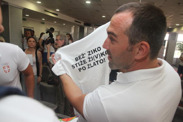 Bež' Ziko, stiže Ži(v)ko: Vaterpolisti i košarkašice zajedno otputovali u Rio! (FOTO)