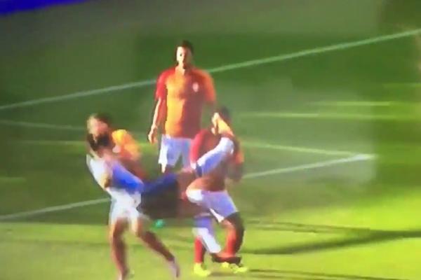 Ibrin debi u Junajtedu: Golčina makazicama u 4. minutu, a Murinjo kadar nevera! (VIDEO)