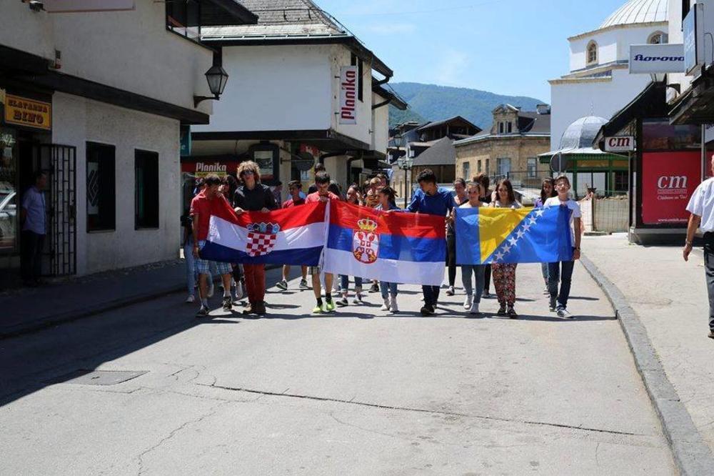 Ovi mladi ljudi žele da povežu ljude sa Balkana, i potrebna im je pomoć! (VIDEO)