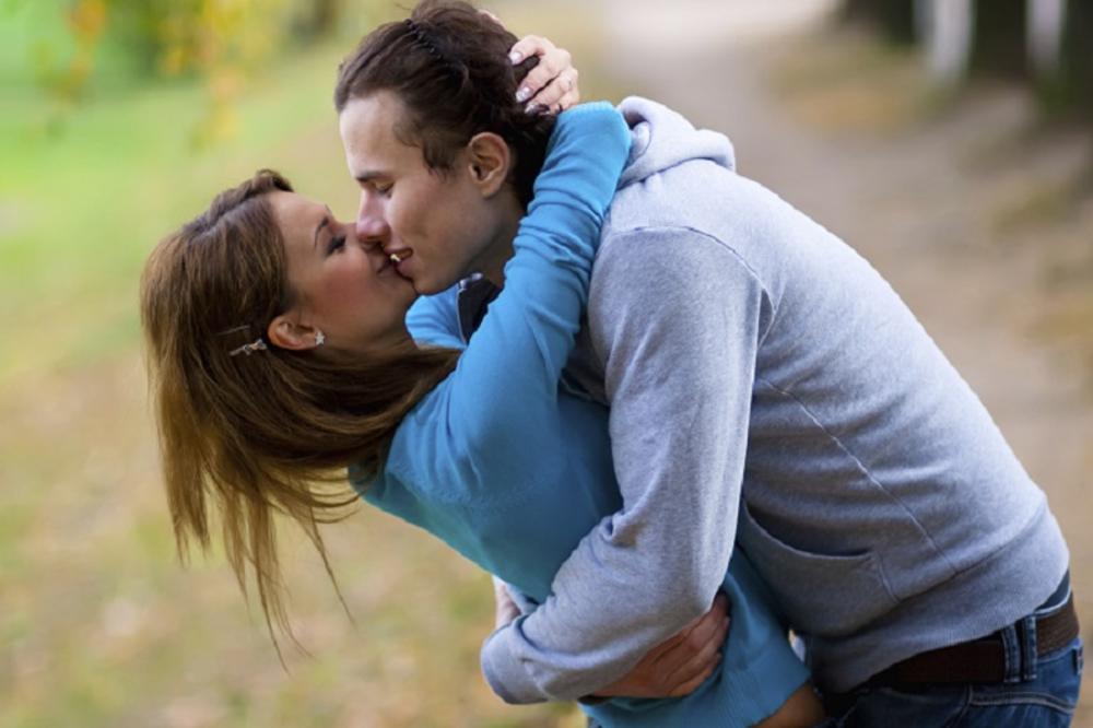 9 znakova da je baš on vaš budući muž: Ako ih ne pokazuje, recite mu ćaos! (FOTO)