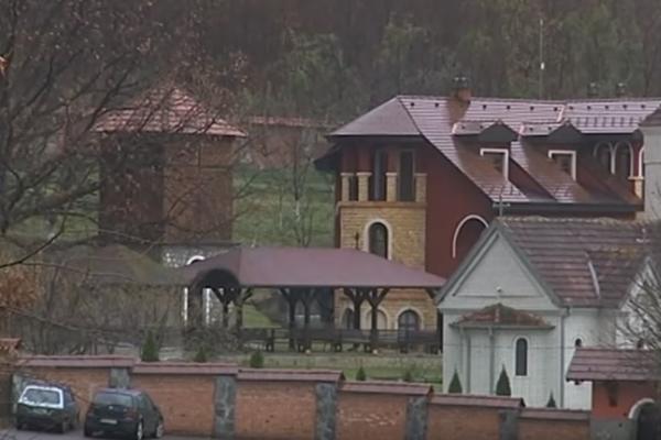 MAJKA MI JE TRAŽILA PARČE HLEBA, PA JE UMRLA: Igumanija objašnjava zašto ne treba da se molimo za duše mrtvih!