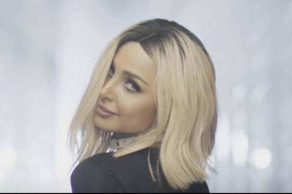 Stala na ludi kamen: Posle Ane Nikolić, još jedno šok venčanje na estradi! (FOTO)