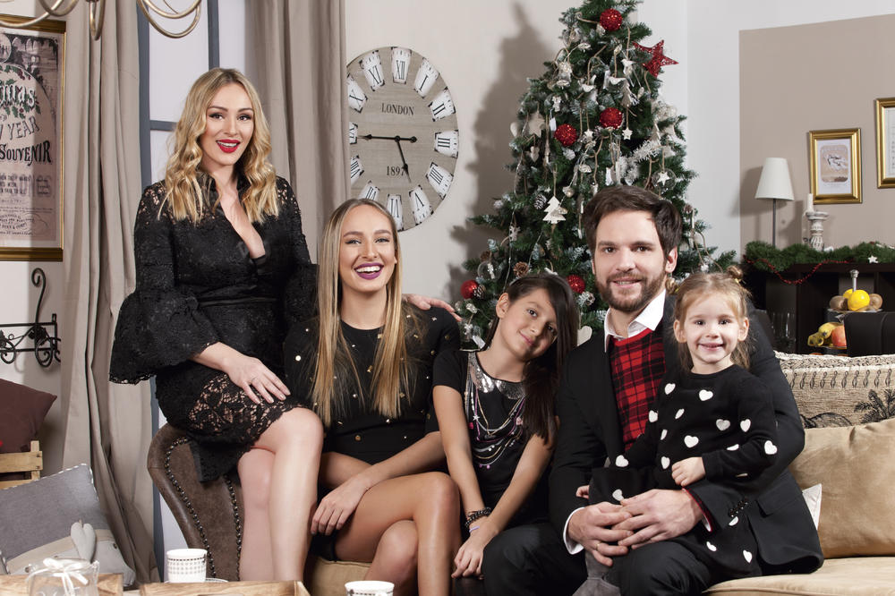 Šta će reći Anabela? Šta to njene ćerke rade u kolima!? (VIDEO)