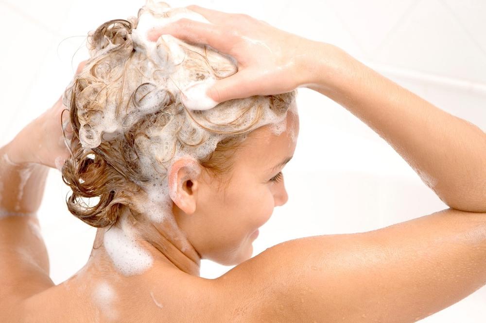 PRE NEGO ŠTO KUPITE ŠAMPON PROVERITE DEKLARACIJU: Ako šampon sadrži ovaj SASTOJAK, odmah ga PROMENITE!