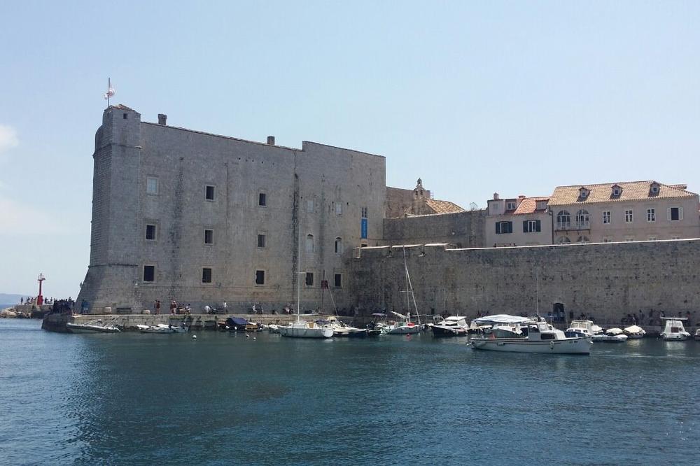 TRAGEDIJA U DUBROVNIKU: Srpski ronilac glavom udario u stenu pod vodom i poginuo!