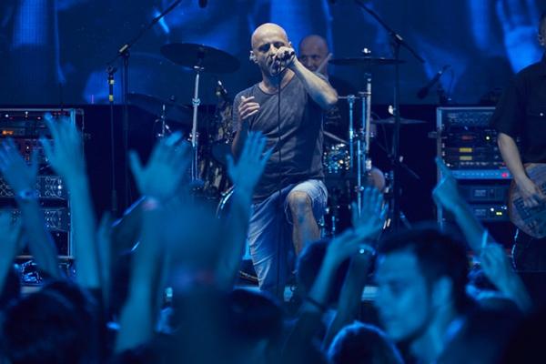 Hladno pivo je oduvalo sve brutalnom svirkom, a Mile nam je otkrio gde ima zimmer frei! (FOTO) (VIDEO)