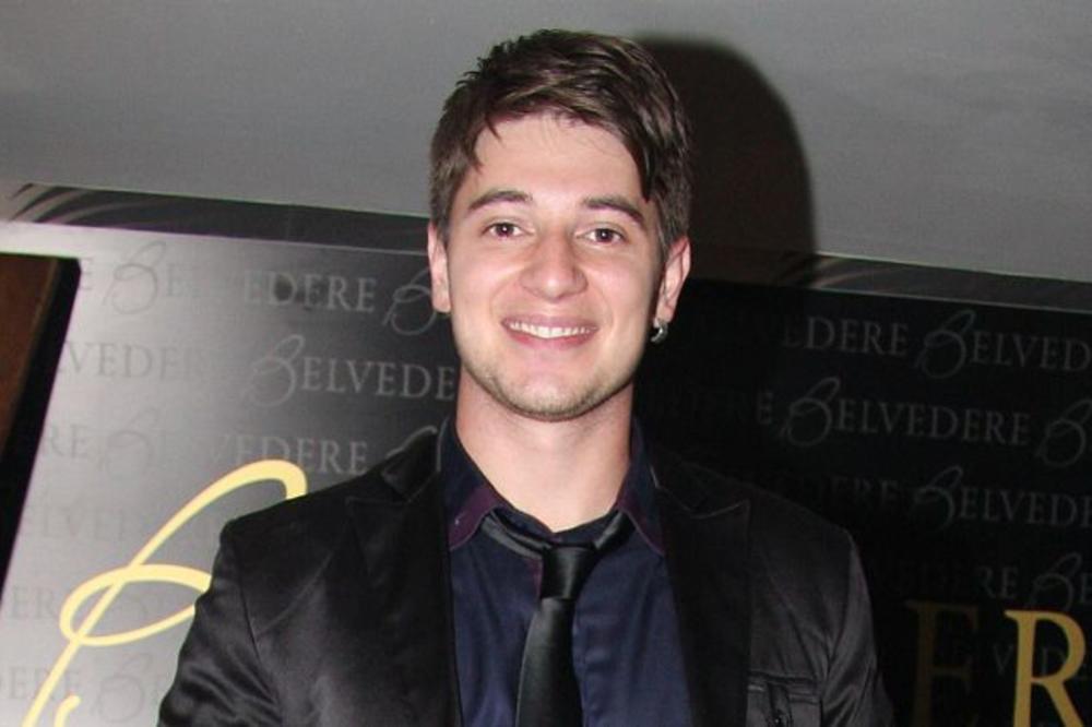 GODINAMA GA NISMO VIDELI, A SADA SE POJAVIO SA GOLIŠAVIM FOTKAMA: Evo kako danas izgleda JOCA STEFANOVIĆ