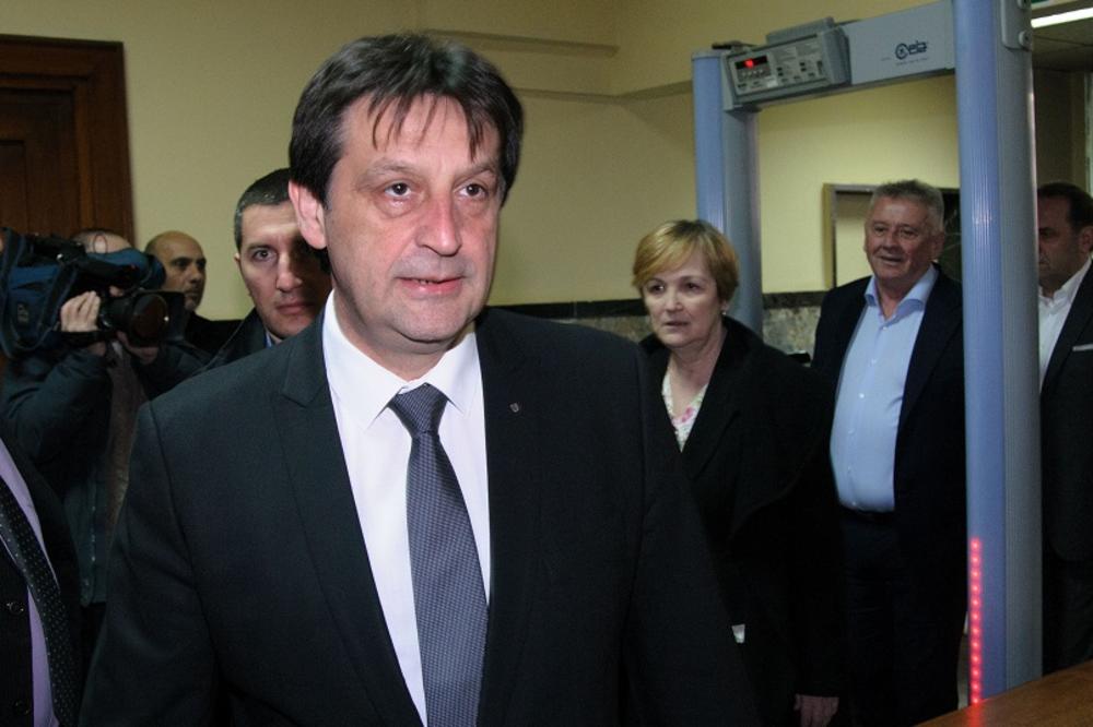 Hrvati tvrde: Hapšenje špijuna dimna zavesa za Gašića