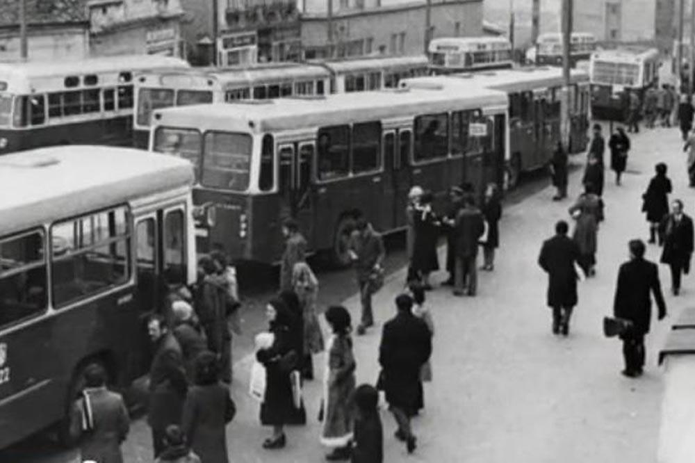 Kao da je bilo pre 1.000 godina: Pamtite li makine koje su nas prevozile dok nije bilo Bus-plusa? (VIDEO) (FOTO)