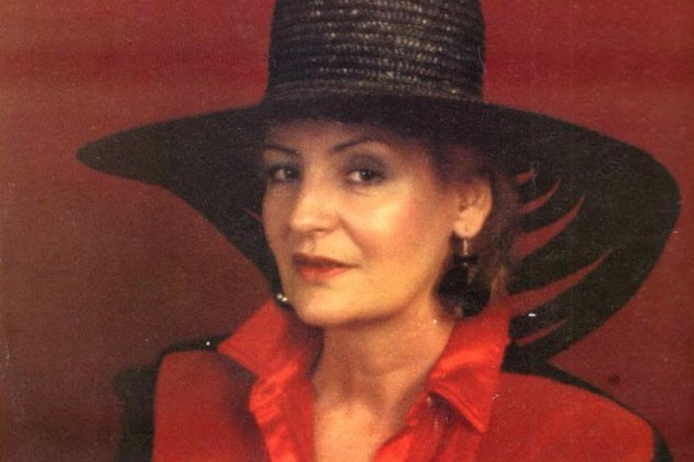 UHVATILA GA JE SA LJUBAVNICOM I TU JE BIO KRAJ! Jedina slika sa venčanja naše pevačice koju je do sada KRILA!