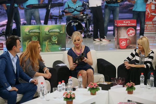 VODITELJKA HITNO SUSPENDOVANA ZBOG KARLEUŠE! Ono što je uradila je STROGO ZABRANJENO, odmah udarena po DŽEPU