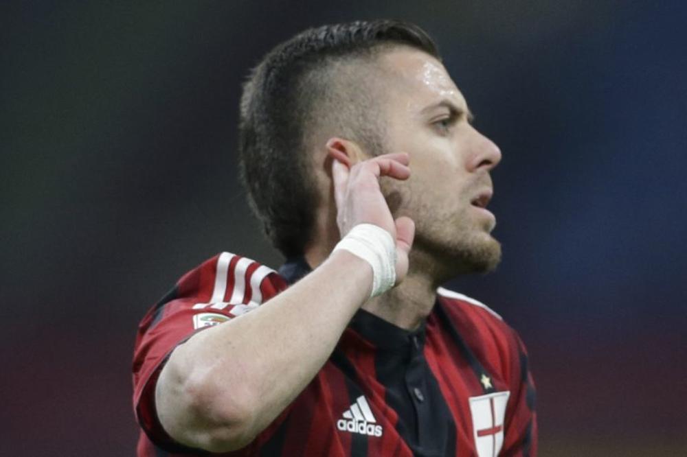 Više neće slaviti ovako: Francuski fudbaler ostao bez uva na debiju! (FOTO)