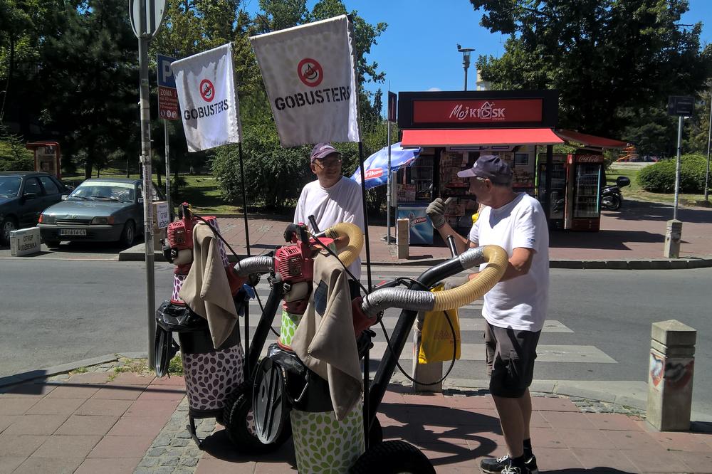 Toliko prostaka živi u Beogradu da ova dvojica ne stignu da počiste za njima! (FOTO) (VIDEO)
