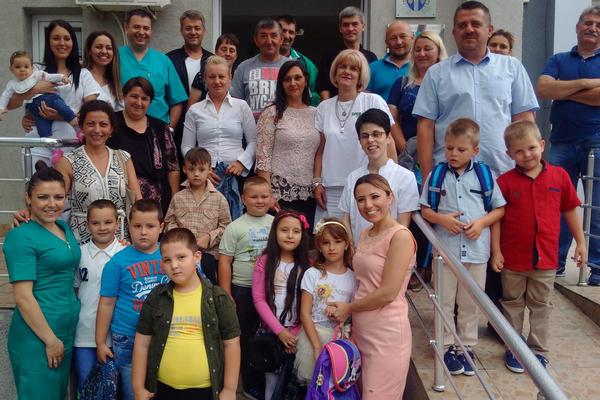 Prve bebe iz epruvete pošle u školu: Ovi klinci su začeti veštačkom oplodnjom, a pogledajte ih sad! (FOTO)