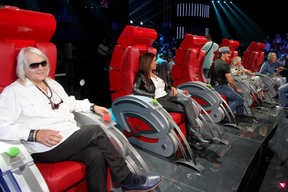 HAOS U URGENTNOM CENTRU: Naša velika estradna zvezda HITNO PRIMLJENA nakon NAPADA!