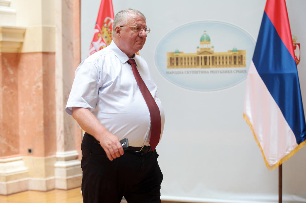 Vojislav Šešelj ućutkao skupštinu, čak mu i Maja Gojković pomogla! (VIDEO)