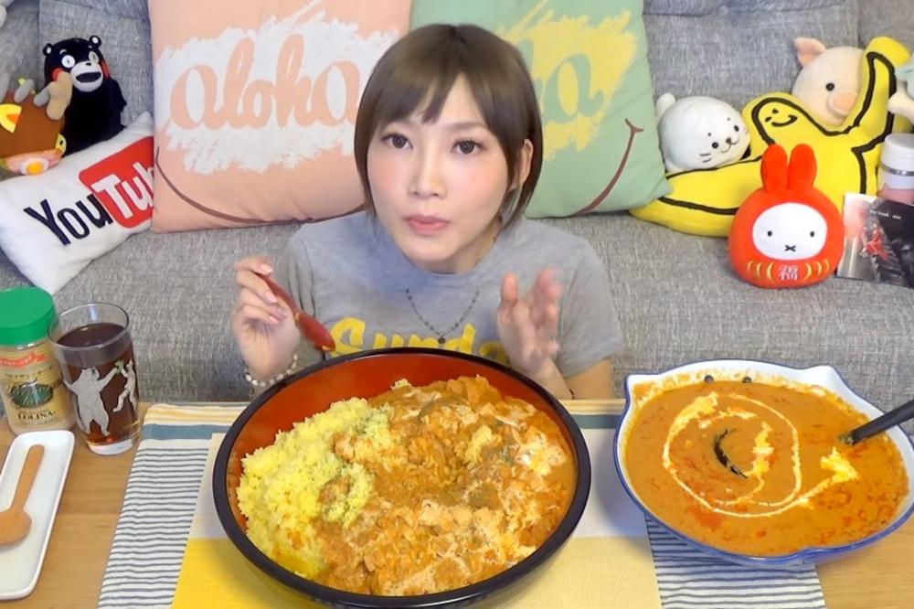 Ova mršavica pojede 100 hamburgera, 3 kile nudli i još pita šta ima za desert (FOTO) (VIDEO)