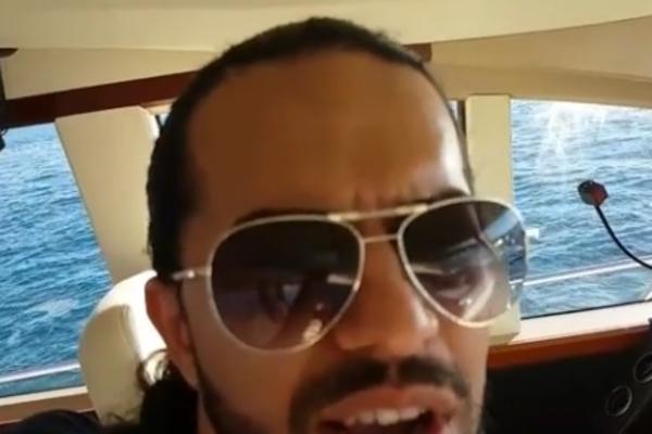 Kad vidite na kakvoj jahti bleji Adil, zaboravićete da je ikada tukao ženu! (VIDEO)