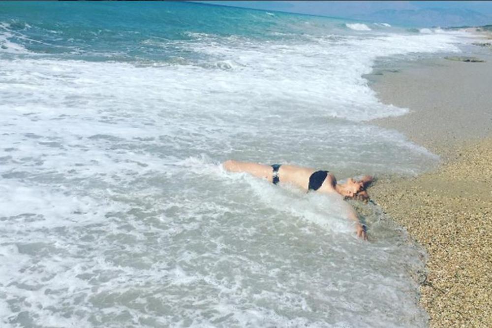 Ima skoro 70 godina, a telo bolje od pola tinejdžerki: Naša cica raspametila Srbe! (FOTO)