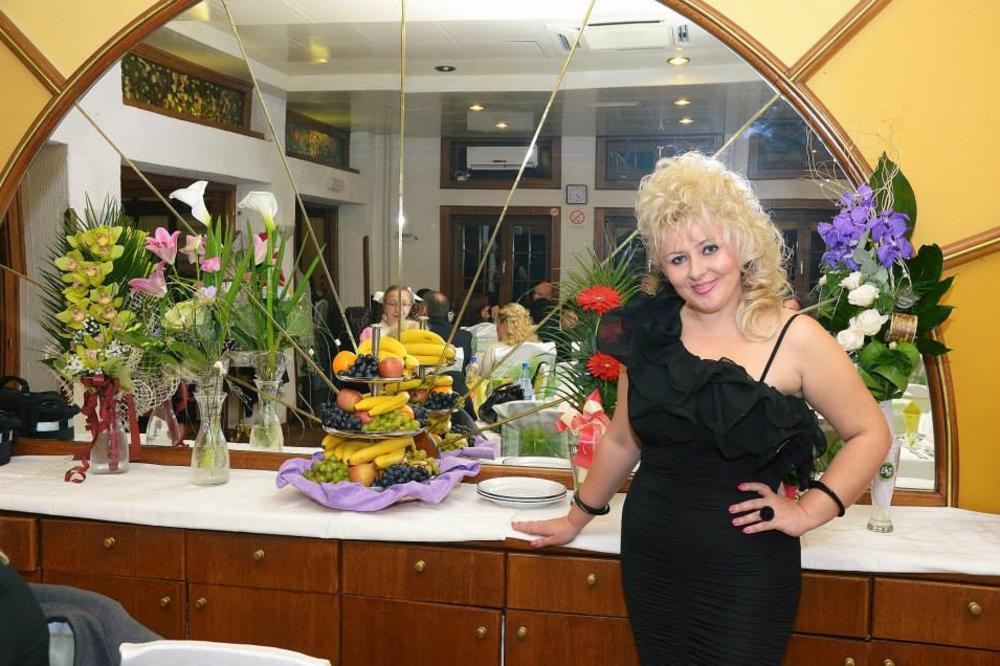 Kako supruga Zorana Babića prati modu? Žena ladno nosi fejk! (FOTO)