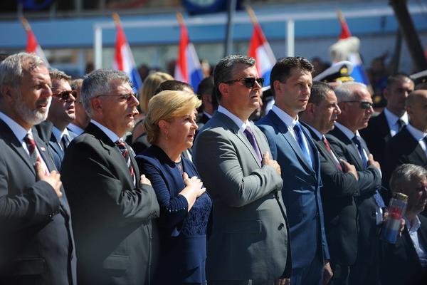 Nisam vam brat, ja sam kurvin sin! Deda vam je bio ustaška pi*ka, kao što ste i vi! (FOTO)