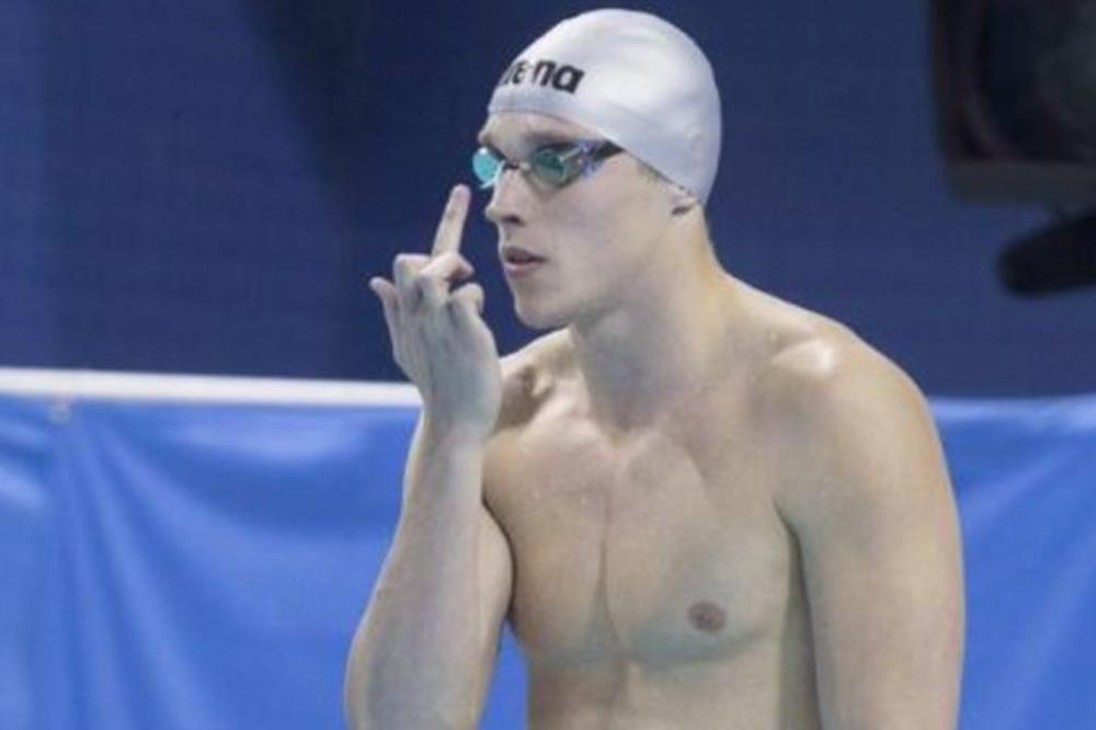 Najluđi ritual ikad gledaćemo u Riju: Pred svaku trku, ocu pokazuje srednji prst! (FOTO)