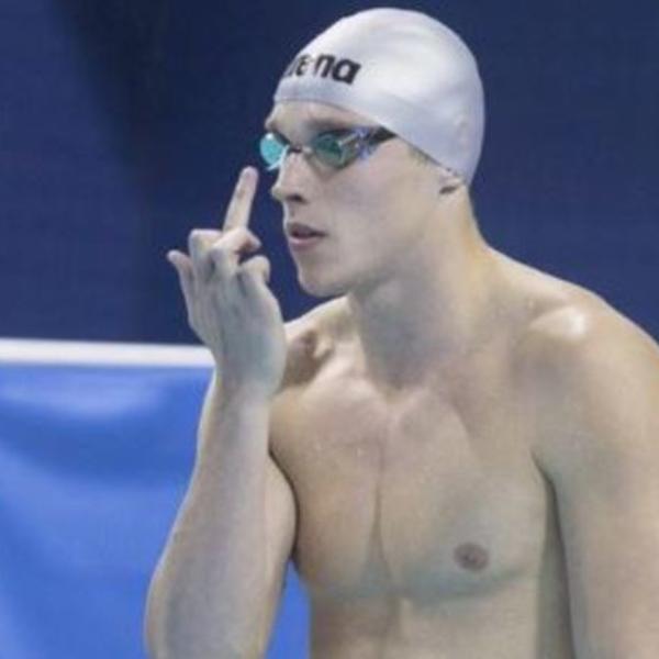 Najluđi ritual ikad gledaćemo u Riju: Pred svaku trku, ocu pokazuje srednji prst! (FOTO)